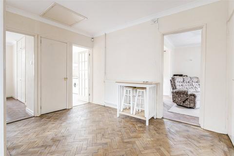 2 bedroom bungalow for sale, Sea Lane Gardens, Ferring, Worthing, West Sussex, BN12