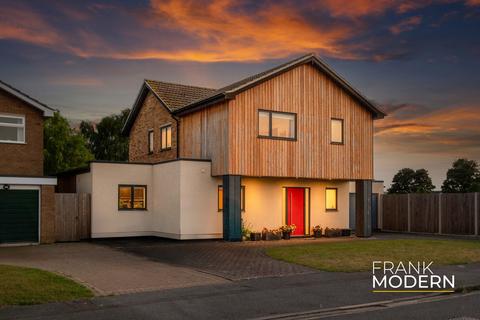 4 bedroom detached house for sale, Glamis Gardens, Peterborough, PE3