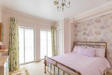 undefined, (PRIVATE GARDEN)  Castle Court, Castle Street, Stroud