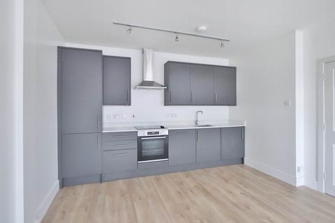 2 bedroom flat to rent, High Street, New Malden