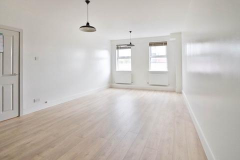 2 bedroom flat to rent, High Street, New Malden