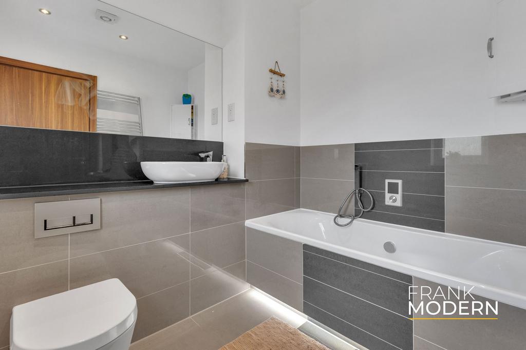Bedroom Three En-Suite