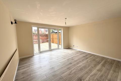 4 bedroom terraced house to rent, Loughborough LE11