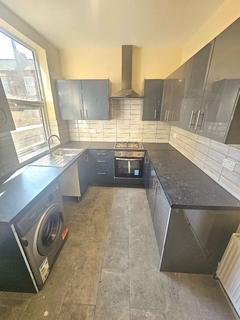 3 bedroom terraced house to rent, Chapman Street, Gorton, Manchester, M18