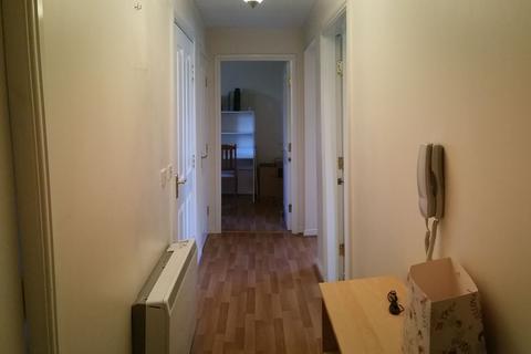 2 bedroom apartment to rent, Porterfield Drive