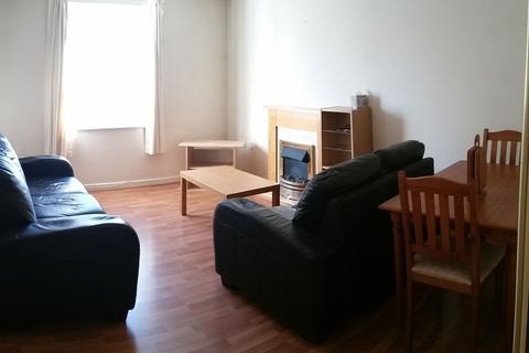 2 bedroom apartment to rent, Porterfield Drive
