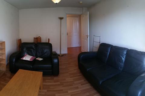 2 bedroom apartment to rent, Porterfield Drive