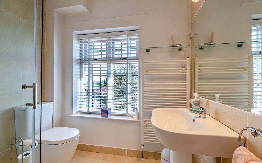 Bed 1 En Suite