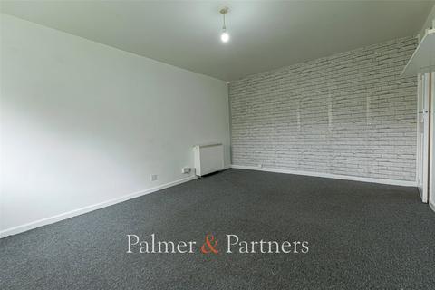 Studio to rent, Norwich Court, Chevallier Street, Ipswich, Suffolk, IP1