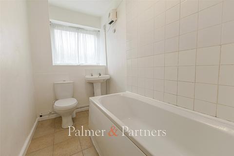 Studio to rent, Norwich Court, Chevallier Street, Ipswich, Suffolk, IP1