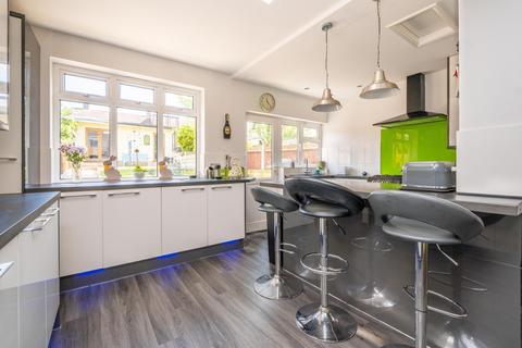 4 bedroom end of terrace house for sale, Lynmouth Avenue, Morden SM4