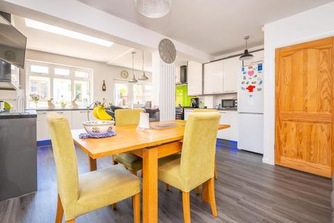 4 bedroom end of terrace house for sale, Lynmouth Avenue, Morden SM4