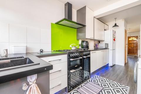4 bedroom end of terrace house for sale, Lynmouth Avenue, Morden SM4