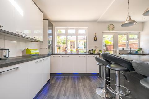 4 bedroom end of terrace house for sale, Lynmouth Avenue, Morden SM4