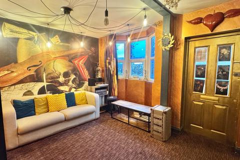 1 bedroom maisonette for sale, Guildhall Street, Kent CT20