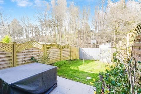 19 Broadacres, Bailiff Bridge, Brighouse, HD6 4DB