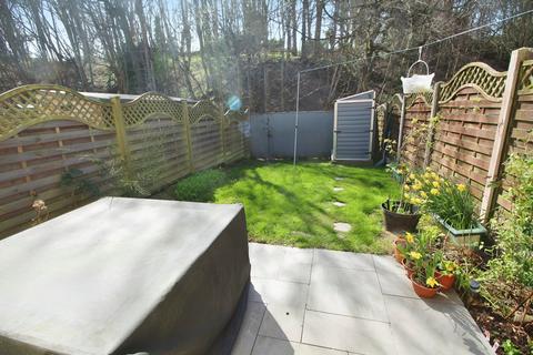 19 Broadacres, Bailiff Bridge, Brighouse, HD6 4DB