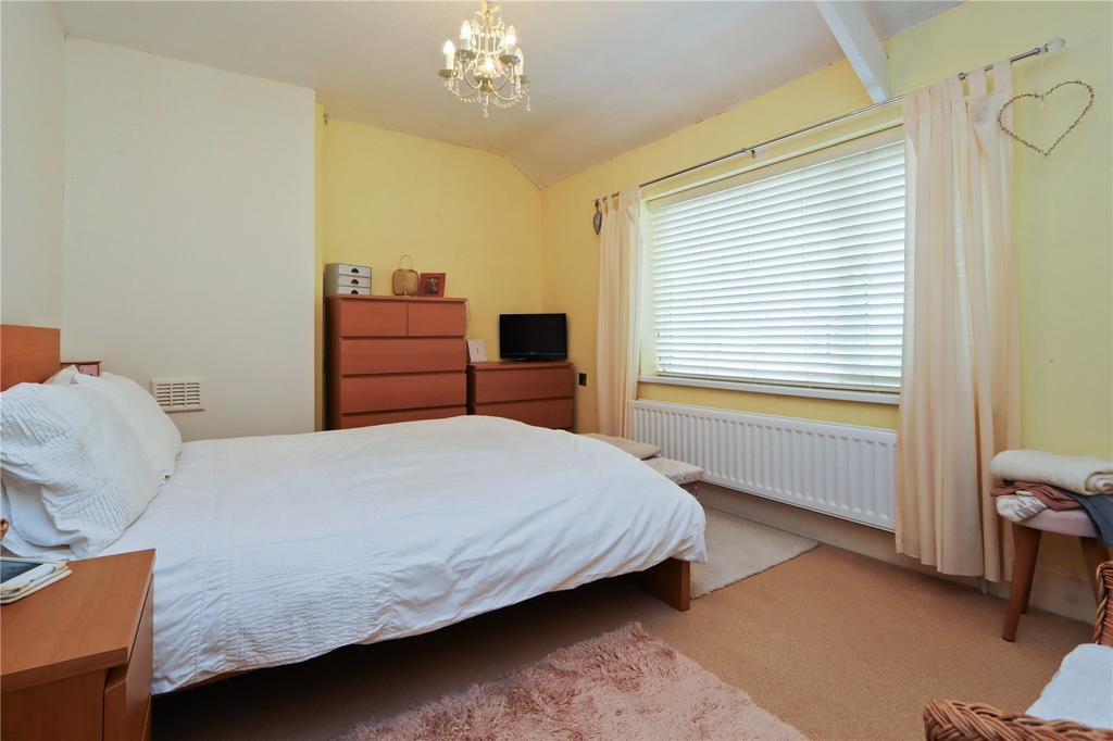 Bedroom 1 Pic 2