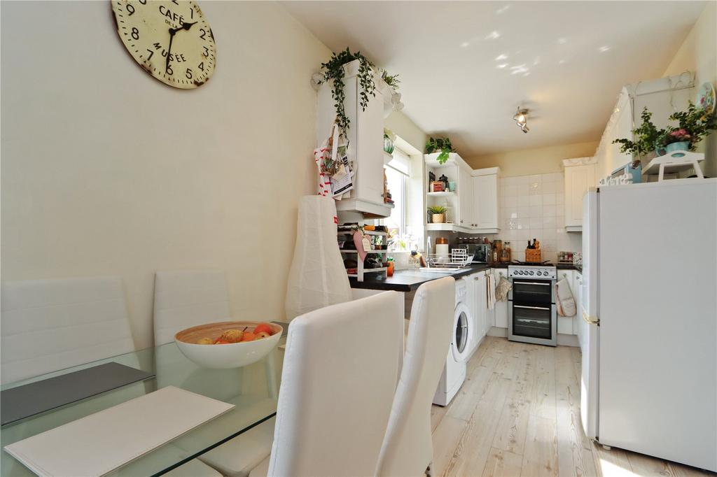 Kitchen Diner Pic 1