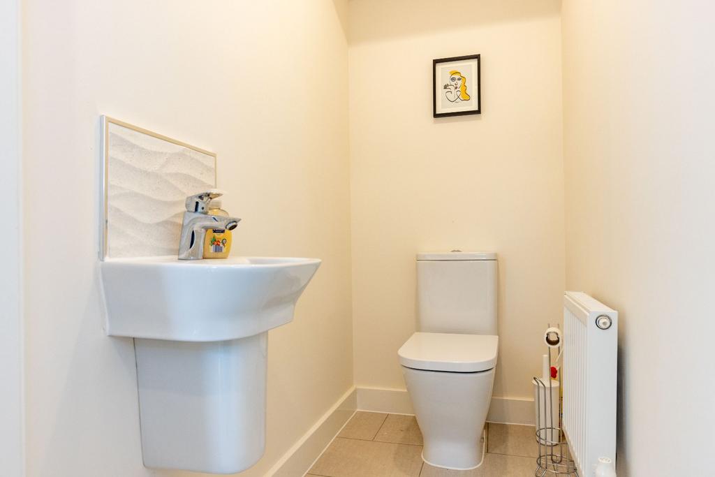 Cloakroom/Wc
