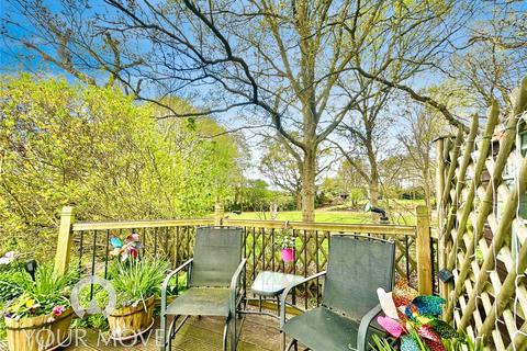 20 Wallis Close, Dartford, DA2 7BE