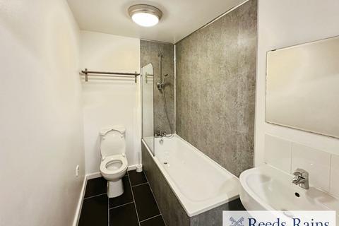 2 bedroom apartment to rent, Camp Street, Salford M7