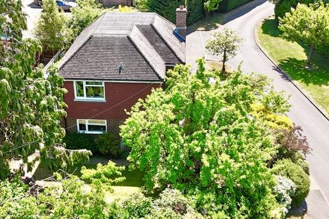 3 Ottways Lane, Ashtead, KT21 2PF