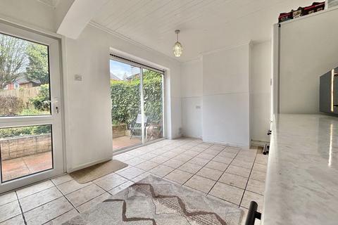 46 Holmesfield Road, Birmingham, B42 2DJ