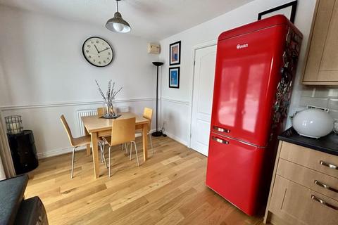 11 Campbell Close, Penrhyn Bay, Llandudno, LL30 3FD