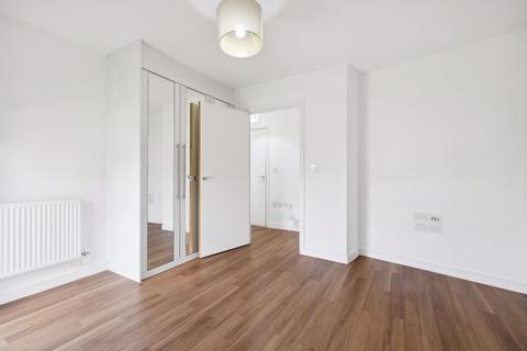 undefined, Cabot Close, Croydon