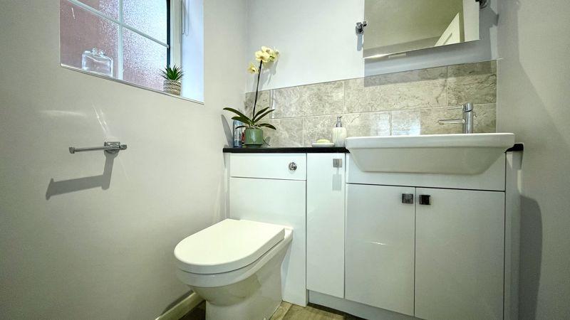 En-Suite to Bedroom