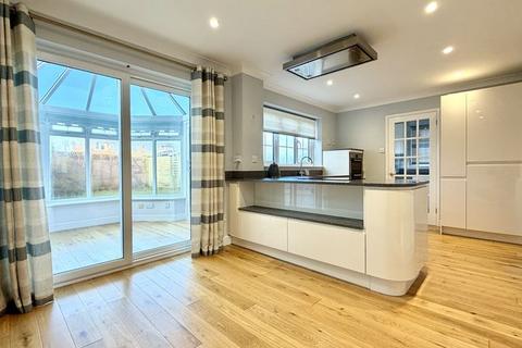 4 bedroom detached house for sale, Foxglove Way, Chard, Somerset TA20
