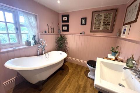 2 bedroom cottage for sale, Berghers Hill, Wooburn Green HP10