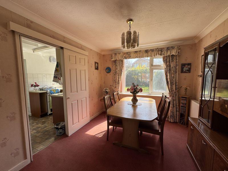 Dining room thro to