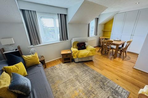 undefined, Eskdale Avenue, Northolt