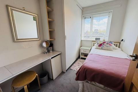 undefined, Eskdale Avenue, Northolt