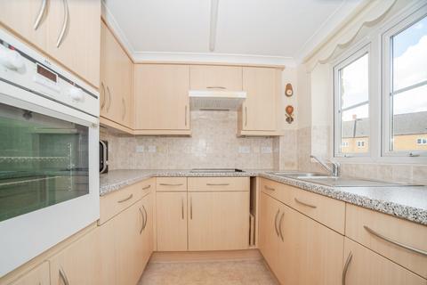 1 bedroom apartment for sale, Otters Court, Witney OX28