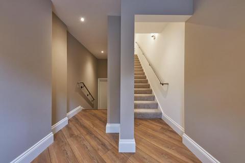 3 bedroom apartment for sale, Ullswater Court, Holders Hill Road, London NW4 1LN