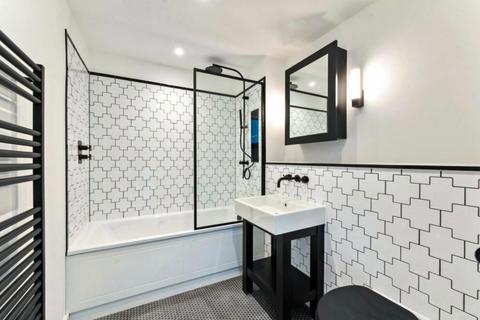 2 bedroom flat to rent, Royal exchange 4