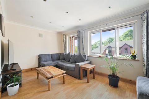 2 bedroom apartment for sale, Rossignol Gardens, Carshalton