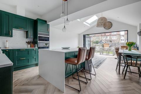 36 Blagdon Road, New Malden, KT3 4AE