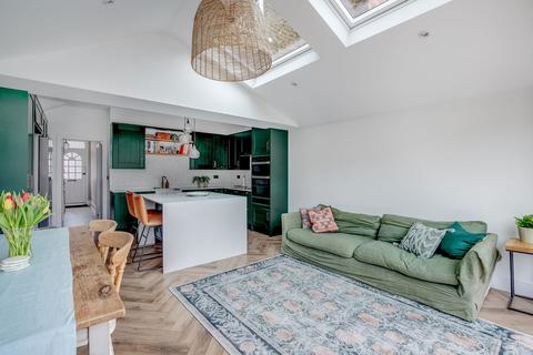 36 Blagdon Road, New Malden, KT3 4AE