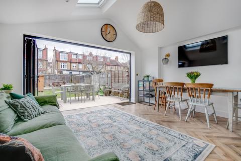 36 Blagdon Road, New Malden, KT3 4AE