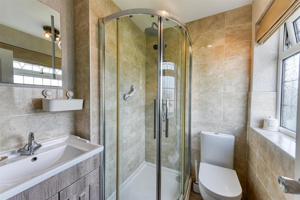 4 The Grange-Shower Room.jpg