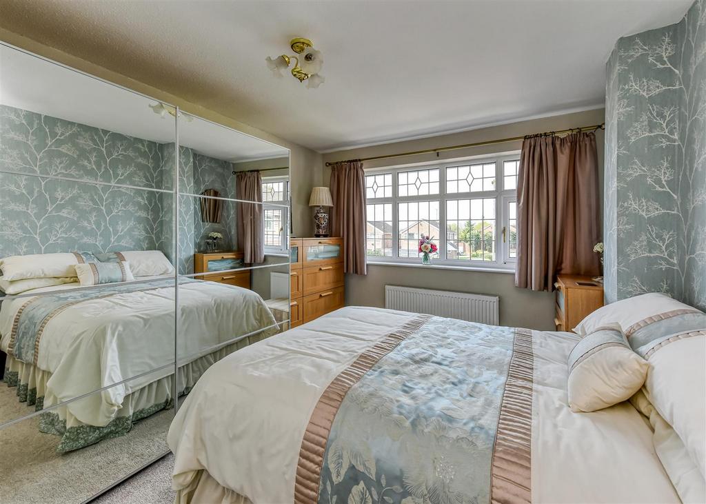 4 The Grange-Bedroom 2.jpg