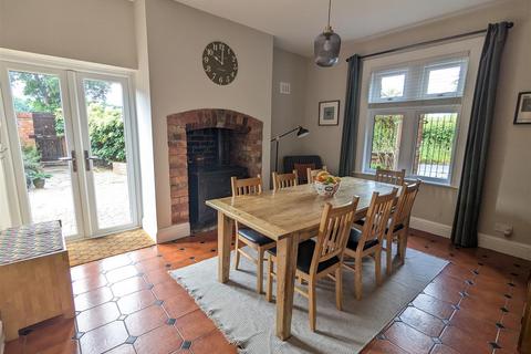 4 bedroom character property for sale, Saxondale Drive, Upper Saxondale, Radcliffe-On-Trent, Nottingham