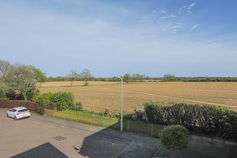 16 Bland Drive, Hawkinge, Folkestone, CT18 7PX