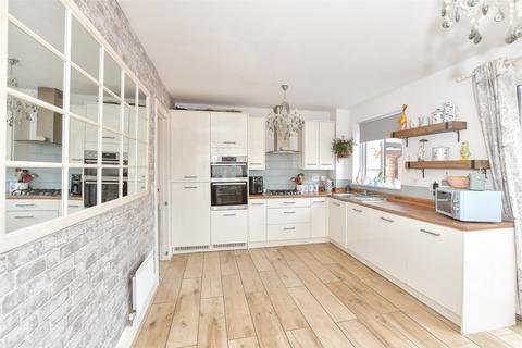 13 Cooper Drive, Herne Bay, CT6 5FF