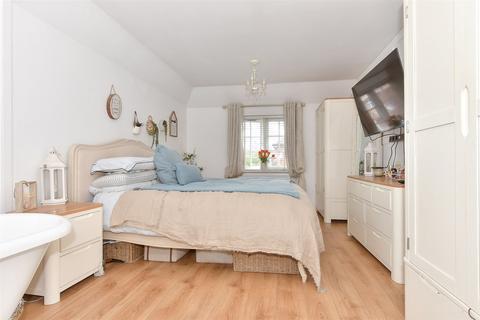 13 Cooper Drive, Herne Bay, CT6 5FF