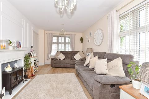 13 Cooper Drive, Herne Bay, CT6 5FF
